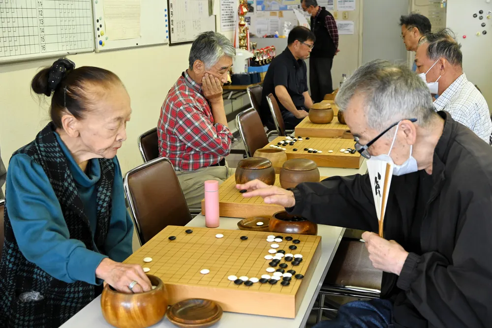 オホーツク管内囲碁段位戦開催　北見で18人、5クラスで熱戦