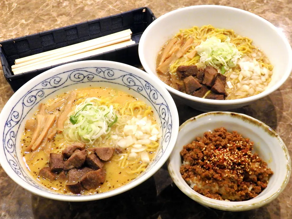 焼き肉店やカレー店とのコラボメニューも＊らーめん鯱（しゃち）　＜10区推しグルメ＞