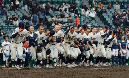 八戸学院光星5―4滋賀学園 八戸学院光星が競り勝つ：北海道新聞デジタル