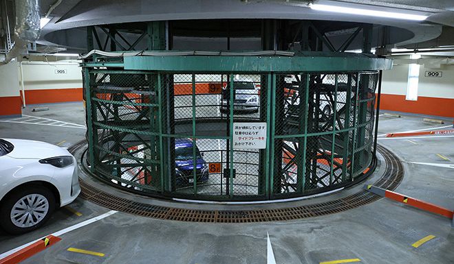 国内唯一の旋回式駐車場「スターパーク式カーエレベーター」、まもなく