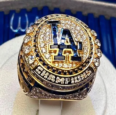 【即納】ロサンゼルス・ドジャース ワールドシリーズリング　大谷　翔平 大谷翔平、初の優勝リングに笑顔 Wシリーズ制覇で贈呈セレモニー