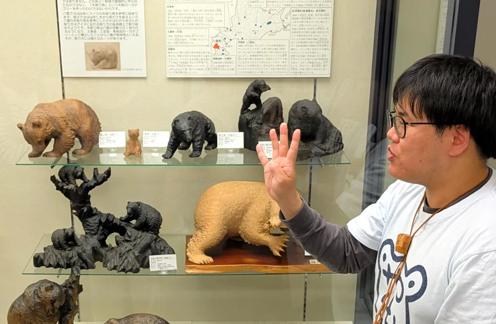 木彫り熊「堀井流」に迫る 八雲の資料館、18日に学芸員解説 3大ルーツ