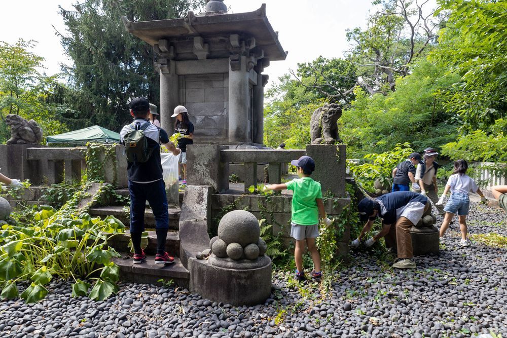 尼港事件の追悼碑 子供らが清掃奉仕 小樽・手宮公園：北海道新聞デジタル