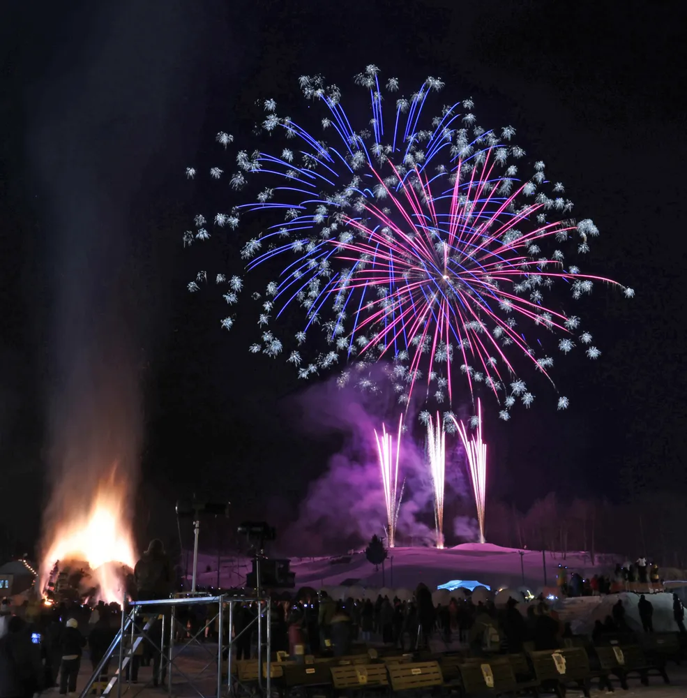 極寒の夜空に大輪　陸別「しばれフェス」開幕