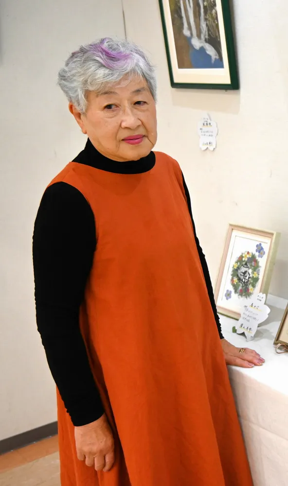 小市美智子、【おひろめ】、希少な額装用画集より、新品額装付 白老＞新鮮な花の美 残す喜び伝える 水尻美智子さん（81） ：北海道