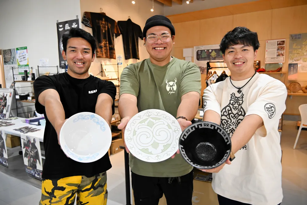 北海道　アイヌ　木製　トレイ　イタ　皿　菓子皿　角皿　2枚ペア 北海道 アイヌ 木製 トレイ イタ 皿 菓子皿 角皿 2枚ペア - メルカリ