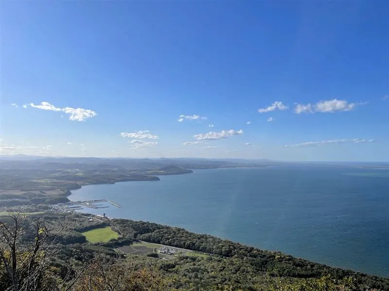 幌岩山頂から絶景一望　佐呂間・サロマ湖展望台が25日オープン　冬期閉鎖から今季営業開始