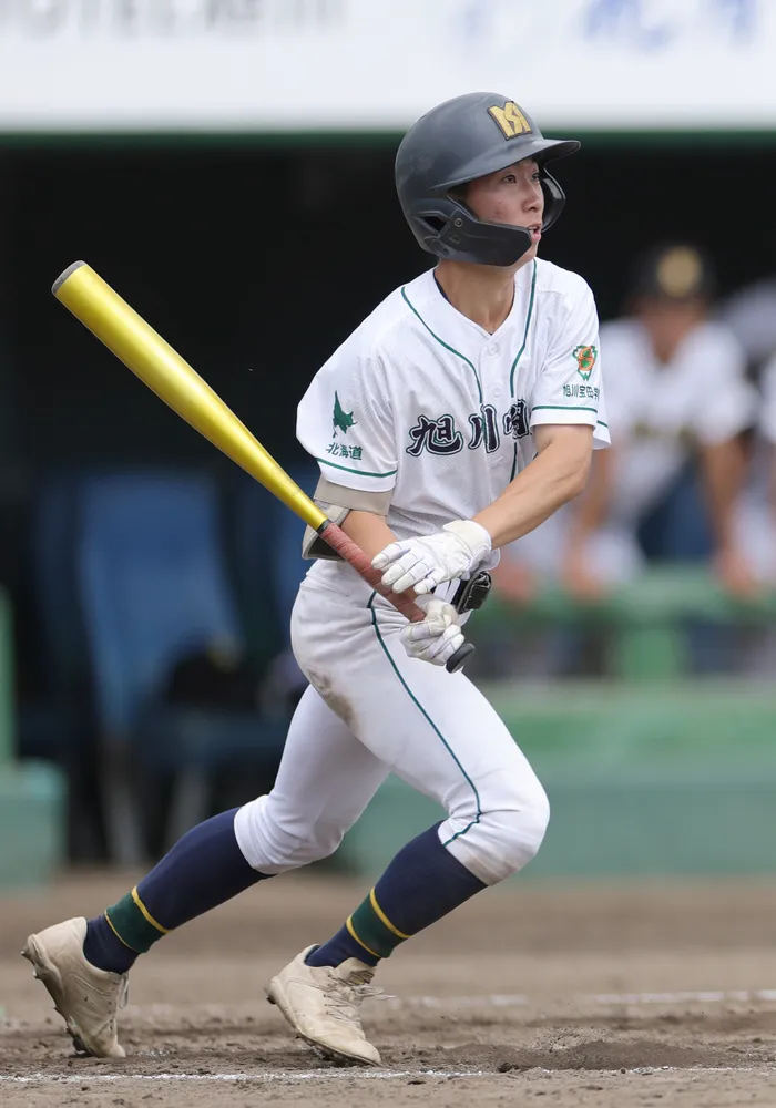 旭川明成、手を緩めず15安打11点　夏の高校野球・北北海道大会3回戦