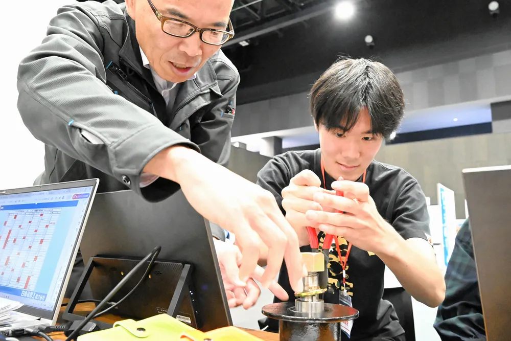 十勝の71社、高校生らにPR　帯広で就職・転職フェア