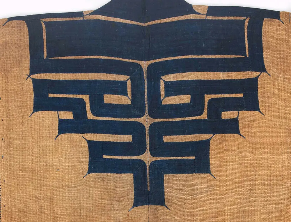 ウポポイ オルシペ＞121 アイヌ民族の衣服 文様刺繍に一定の法則