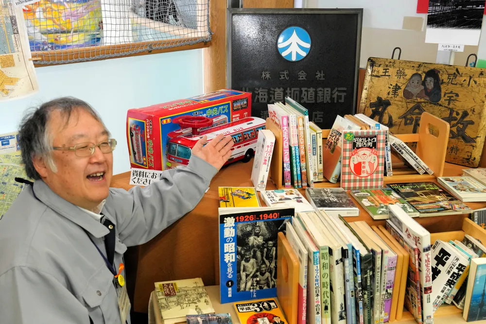 明治～現在の滝川紹介 市立図書館、写真や書籍など展示：北海道新聞