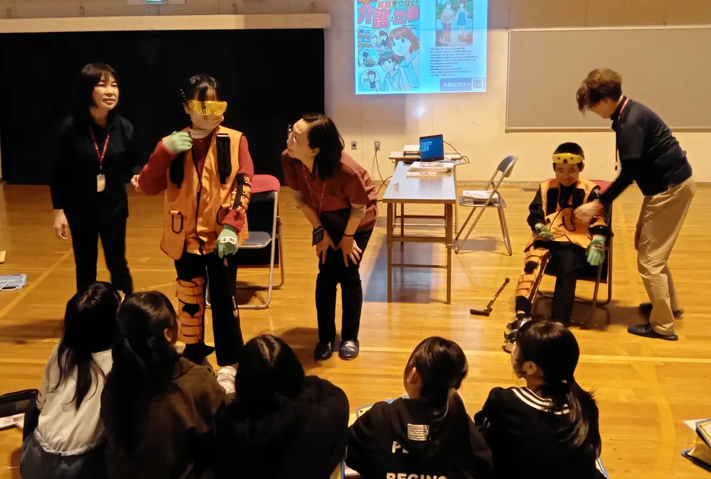 八軒で学ぶ　職業あれこれ～八軒商店会が琴似中央小で授業