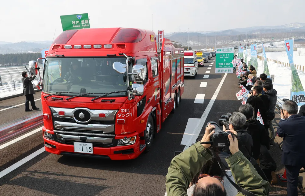 音中道路」道北の架け橋に 完成まで32年、関係者ら喜び 農水産品の輸送
