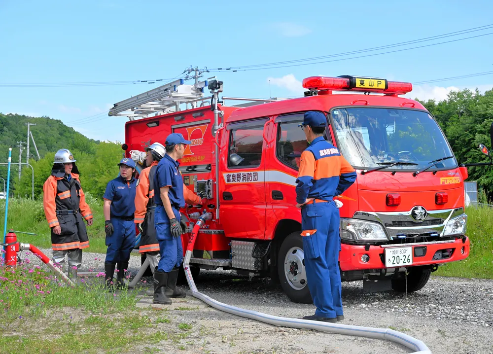 富良野消防団第2分団に新ポンプ車 全車水槽なしにのサムネイル