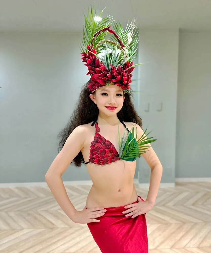 美品タヒチアンダンス　トエレ(大)スティック付き 札幌のダンス教室から、タヒチアンダンス全国2位 5月17日には発表