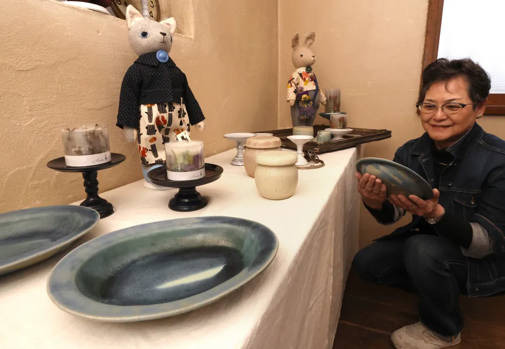 人形、クラフト、陶芸の3作家 旭川で合同作品展：北海道新聞デジタル