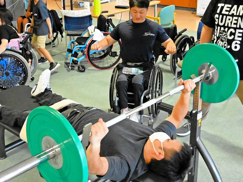 パラ・パワーリフティングに挑戦 旭川で体験会：北海道新聞デジタル