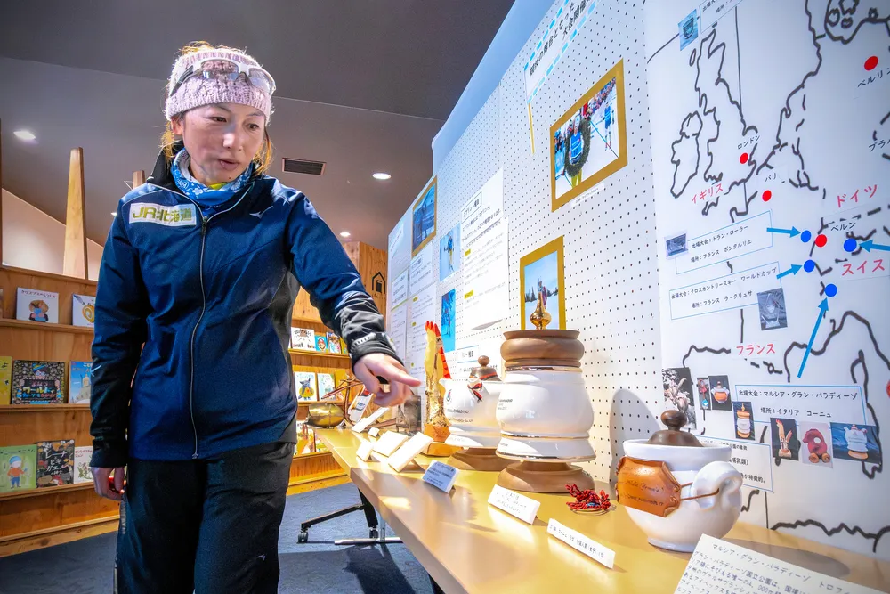 世界のユニークトロフィー展示 五輪5回出場・石田さん 津別で軌跡展