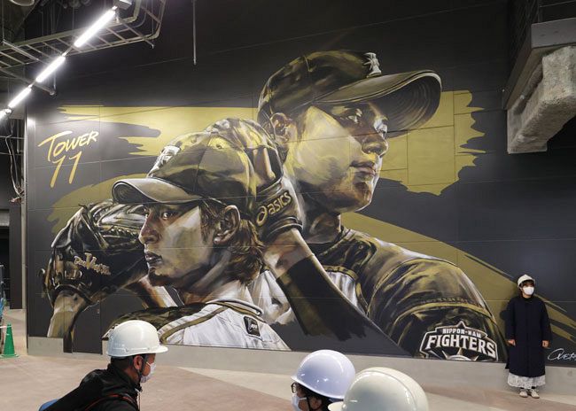 【ダル＆大谷】タワー・イレブン１階に描かれた大谷翔平選手、ダルビッシュ有投手の壁画