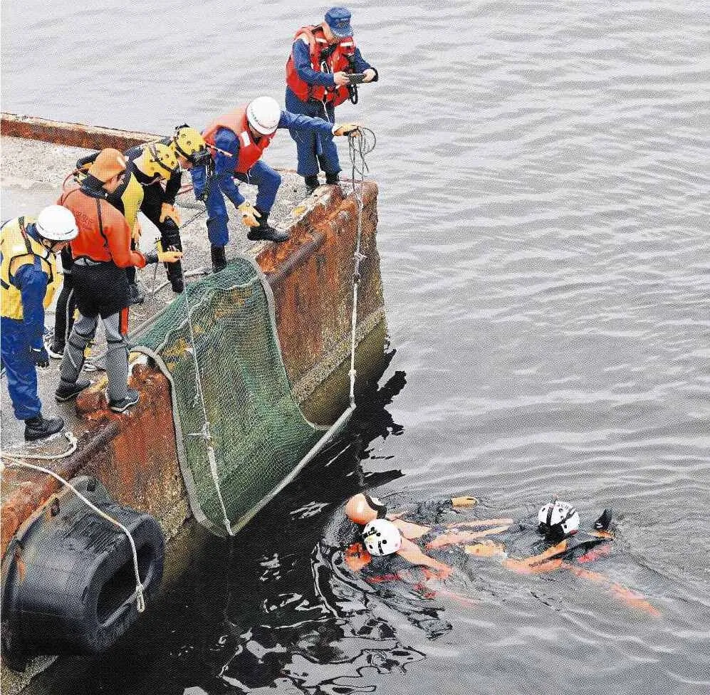 ＜防ぐ備える＞水難事故想定　潜水救助で連携　釧路海保や消防　合同訓練：北海道新聞デジタル