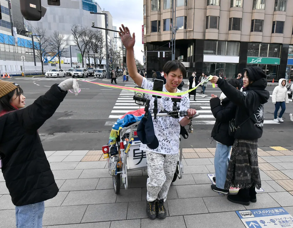 リヤカーで北海道一周達成 札幌の瀬戸さん 186日で4千キロ：北海道新聞デジタル