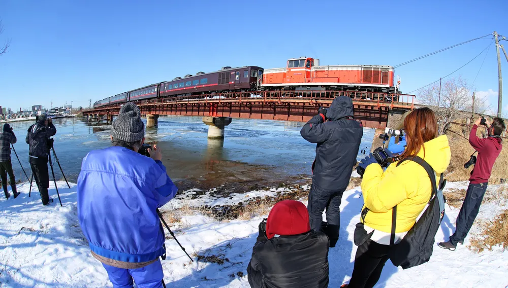 SL故障なのに…JR北海道「湿原号」大人気 ディーゼル車がけん引「昭和