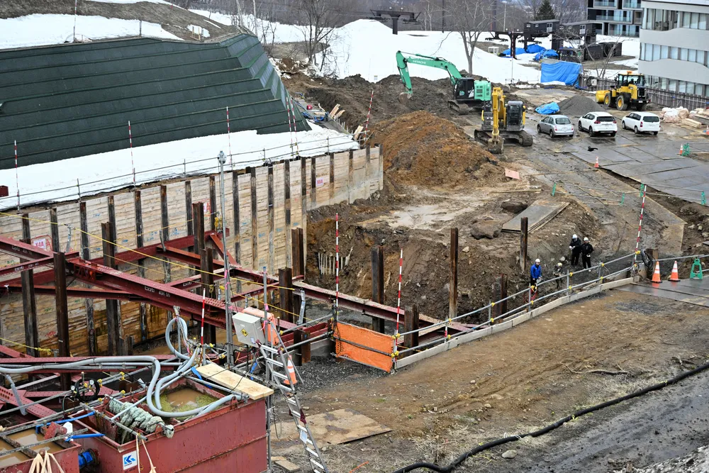 土砂の下敷き、男性作業員が死亡　倶知安のホテル建設現場