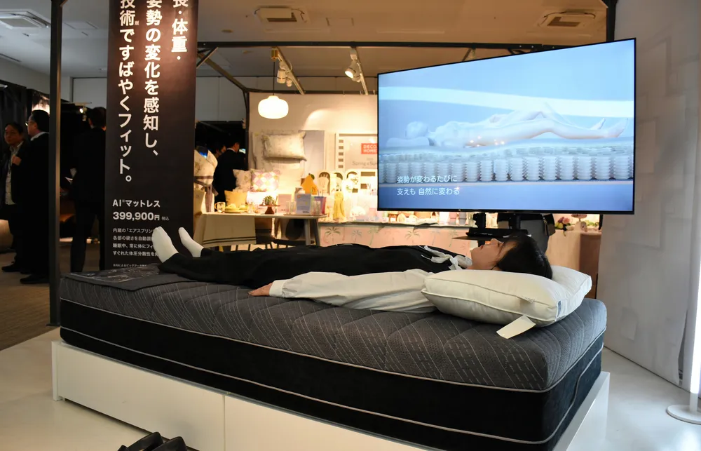 ニトリ、月1000点の新商品攻勢 似鳥会長が直接指揮、開発を急ぐワケ