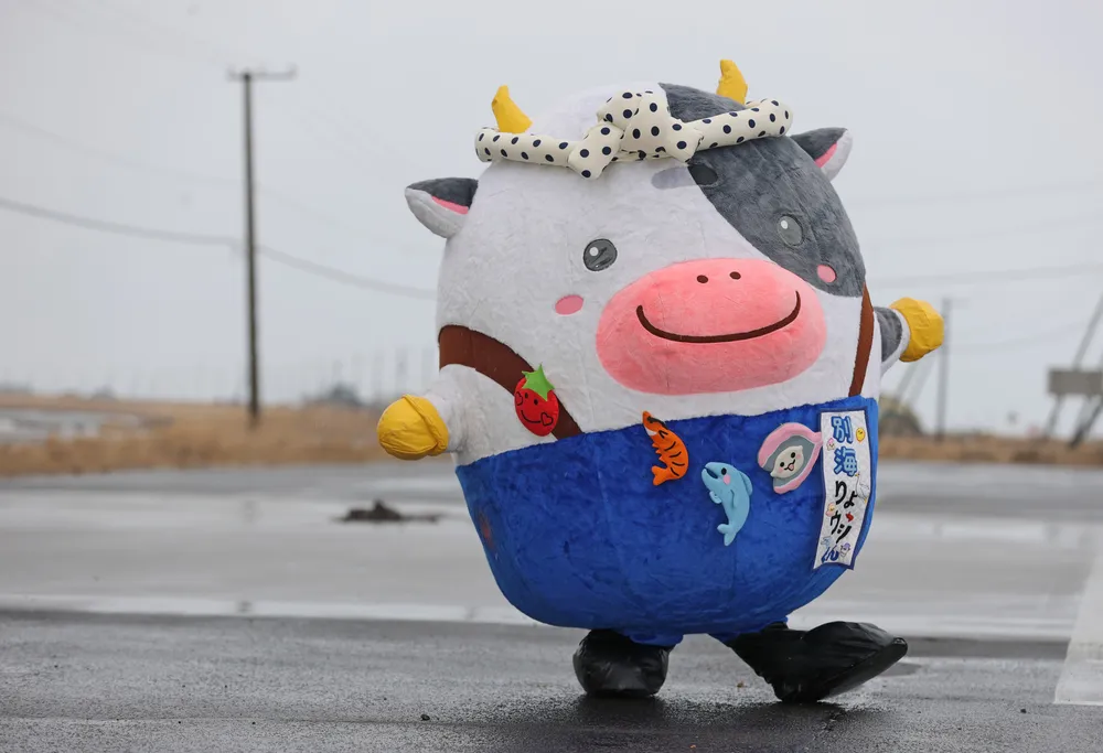 ＜道東ふるさとキャラ図鑑＞別海りょウシくん＝根室管内別海町 町をモーレツPR 漁師姿のホルスタイン：北海道新聞デジタル