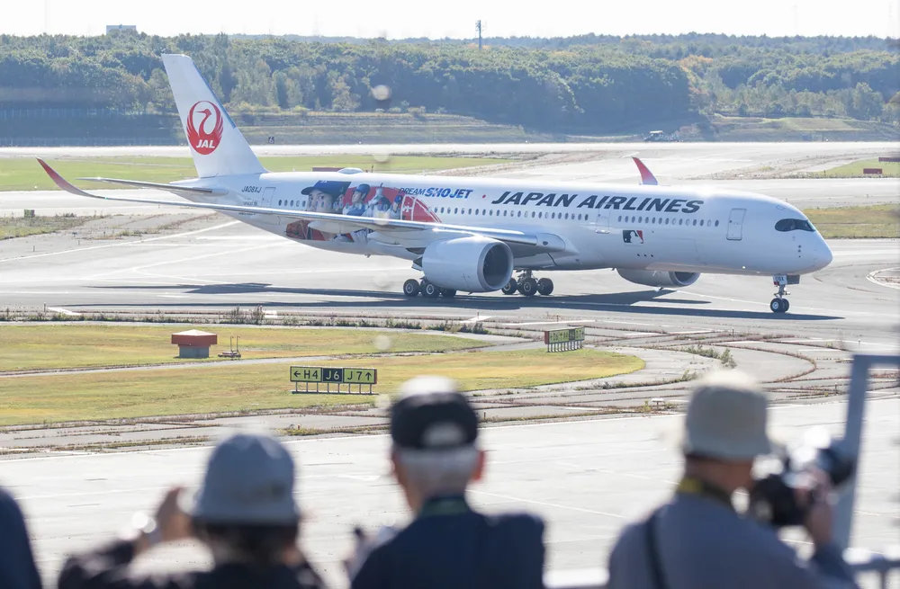 大谷ジェット、新千歳空港に着陸 日本航空の特別塗装機：北海道