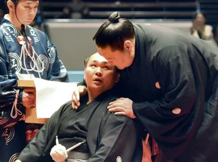照強が断髪式 照ノ富士に抱き締められ号泣 第2の人生は東京と