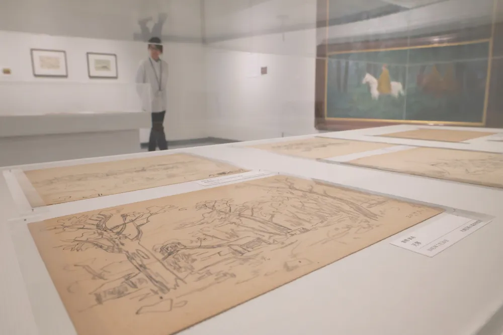 アートと歴史が交差するスケッチ展