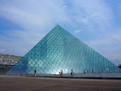 weeklyアートガイド＞ モエレ沼公園ガラスのピラミッド（東区