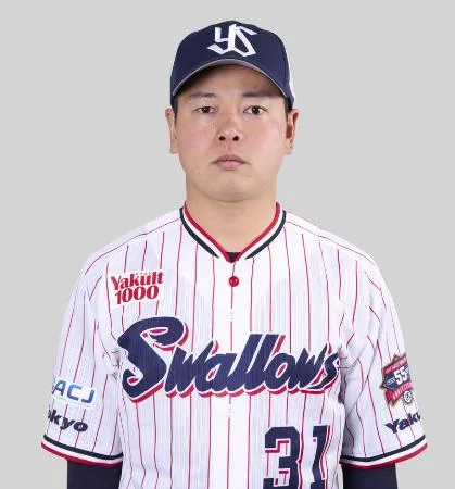 山崎晃大朗 引退記念 ユニフォーム ユニフォーム ヤクルトS ヤクルト山崎晃大朗が現役引退 21年日本一22年リーグ連覇