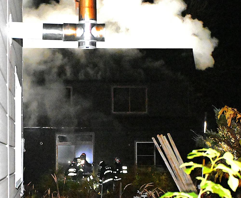 倶知安で住宅火災、２人が意識不明