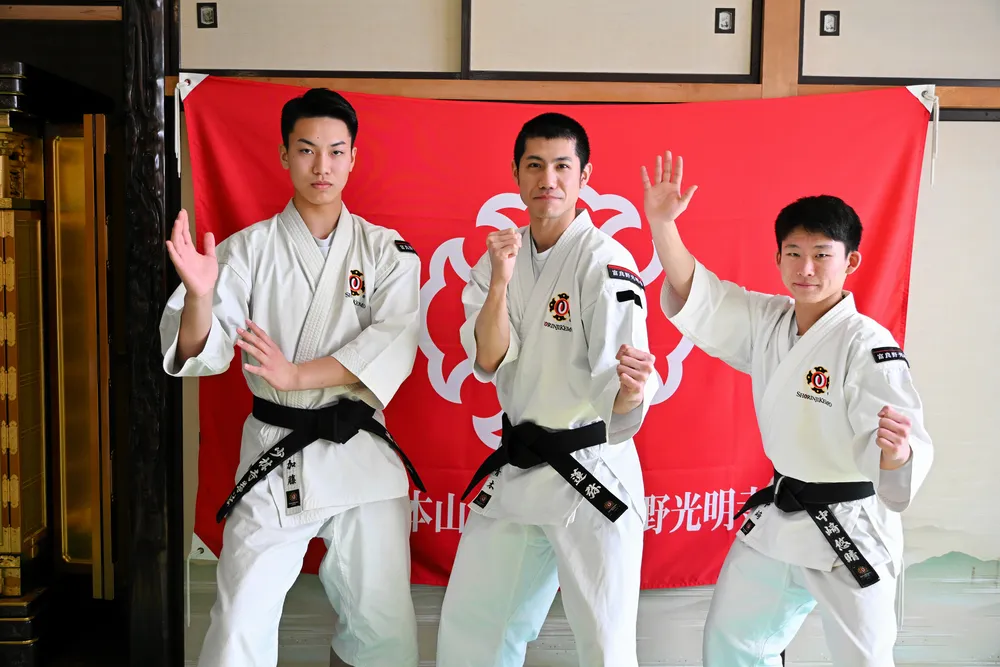 全国少林寺拳法 富良野の高校生ペア快挙 中崎さんと加藤さん、社会人