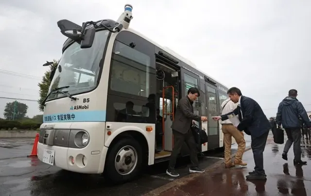 JR北海道が苗穂工場を公開 SLに歓声あがる 親子で鉄道を体験