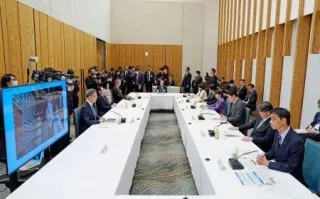 26年度の財政赤字8千億円　巨額補正で黒字予想から一転