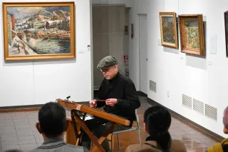 打弦楽器「ハンマーダルシマー」の優しい音色　小樽美術館で演奏会