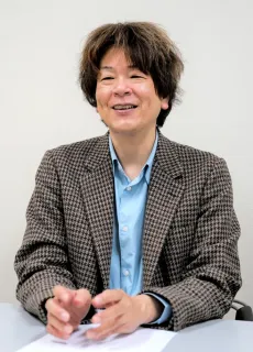 たむら・てつき　名古屋大学准教授などを経て、2010年4月から現職。政治学。「熟慮し、議論する」ことを重視する「熟議民主主義」を研究する。著書に「熟議民主主義の困難　その乗り越え方の政治理論的考察」など。広島市出身、54歳。