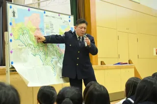 小樽でヒグマ出没次々、対処法を市民に　出前授業やDVD貸し出し