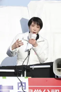 中村氏と並び積極財政訴え　首相、JR手稲駅前で演説　衆院選道4区