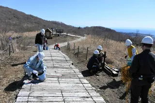 有珠山の散策路、快適に　洞爺湖町と町建設協が補修　25日オープン