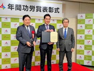 伸和HD、札証年間功労賞　後進企業の育成評価　「炭火居酒屋炎」など展開