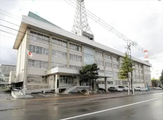 カッターで男性刺す　殺人未遂容疑で男逮捕　旭川中央署