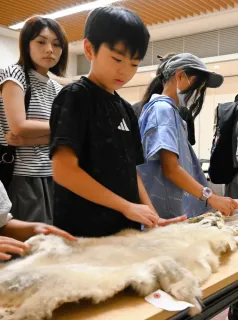 書評＞「法獣医学者が解き明かす 動物の事件簿」田中亜紀著：北海道