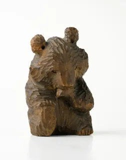 木彫り熊・マキリ・樹皮衣…アイヌ工芸品を展示販売 阪急うめだ本店で20