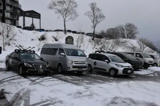 冬の車両応援「ニセコモデル」最多54台　3年目、余市・岩内のタクシーも　繁忙期の需要に対応