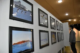 南極の風景や日常知って　稚内・青少年科学館50周年でパネル展