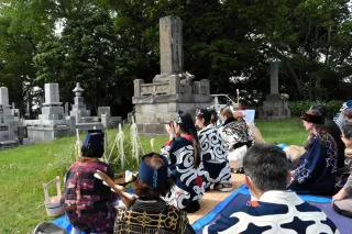 樺太アイヌ民族殉難、思い紡ぐ 江別で墓前祭と講演会 強制移住の